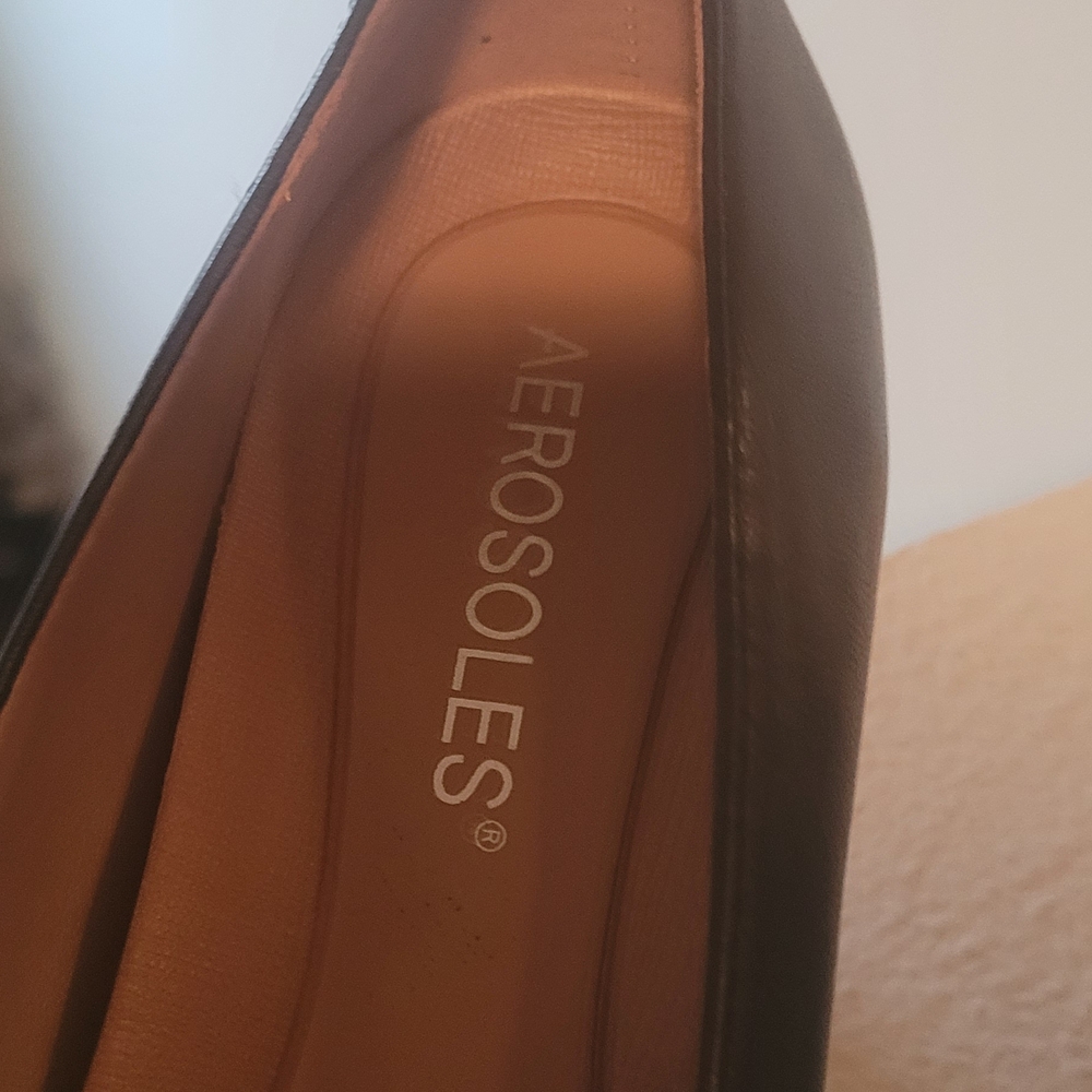 AEROSOLES Elegant Black Pointed Heels - Picture 2 of 4